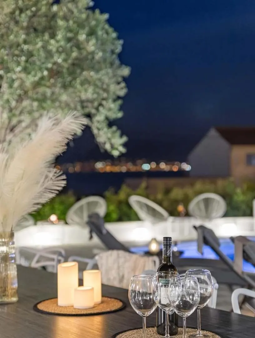 Apartment In Arbanija With Terrace, Air Conditioning, Wifi 5139-4 Trogir