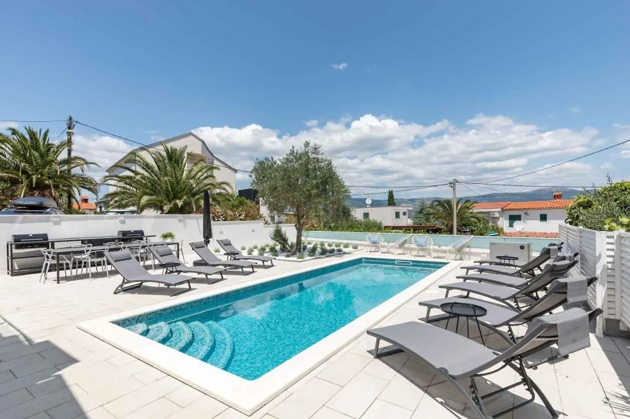 Apartment In Arbanija With Terrace, Air Conditioning, Wifi 5139-4 Trogir